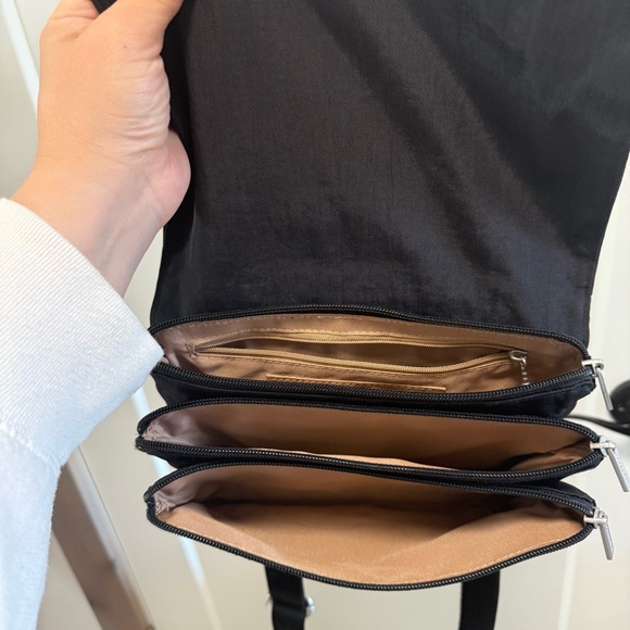 Baggallini Black‎ Nylon Crossbody Triple Compartment Accordion Travel Bag Purse - Picture 3 of 4